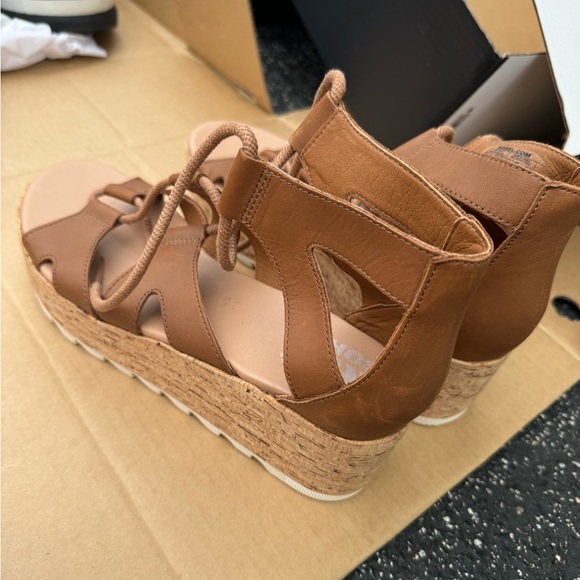 NWOB Sorel lace up sandal. Super cute! - Picture 2 of 6